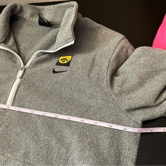 ✨ Nike Women’s Gray Iowa Hawkeyes Quarter Zip Fleece Pullover Small - Picture 11 of 12